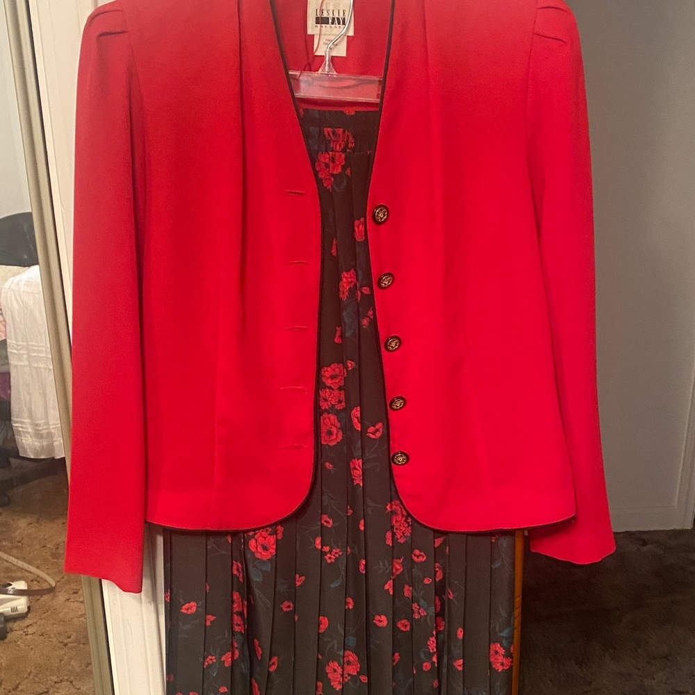Elegant Red Women's Blazer with Skirt
